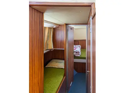 Cabin on 935W-137, a Pénichette 935 motorboat at Argens-Minervois, France