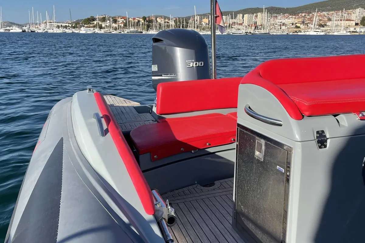Deck of Adrenalina, a Lomac 750 motorboat at Grad Šibenik, Croatia