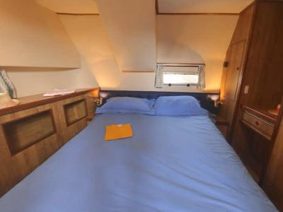 Cabin on Countess - Budget 4, a Cygnet Countess motorboat at Portiragnes, France