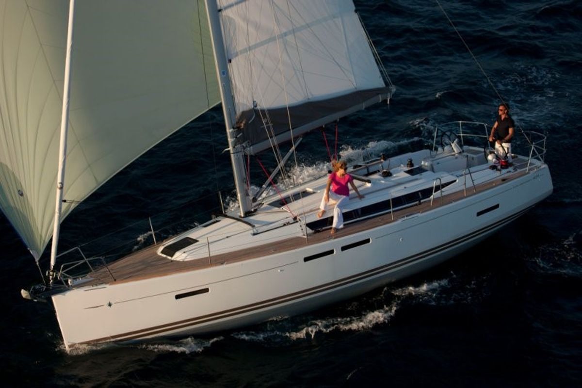 Salon of Traveller, a Jeanneau Sun Odyssey 409 sailboat at Kontokali, Greece