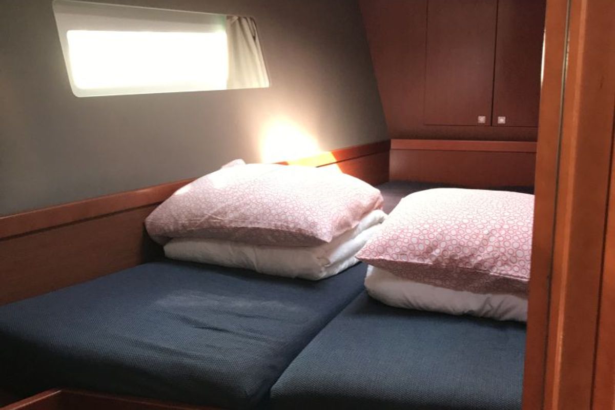 Cabin on Alboran XXXIV Nini (Majorca), a Beneteau Oceanis 45 sailboat at es Jonquet, Spain