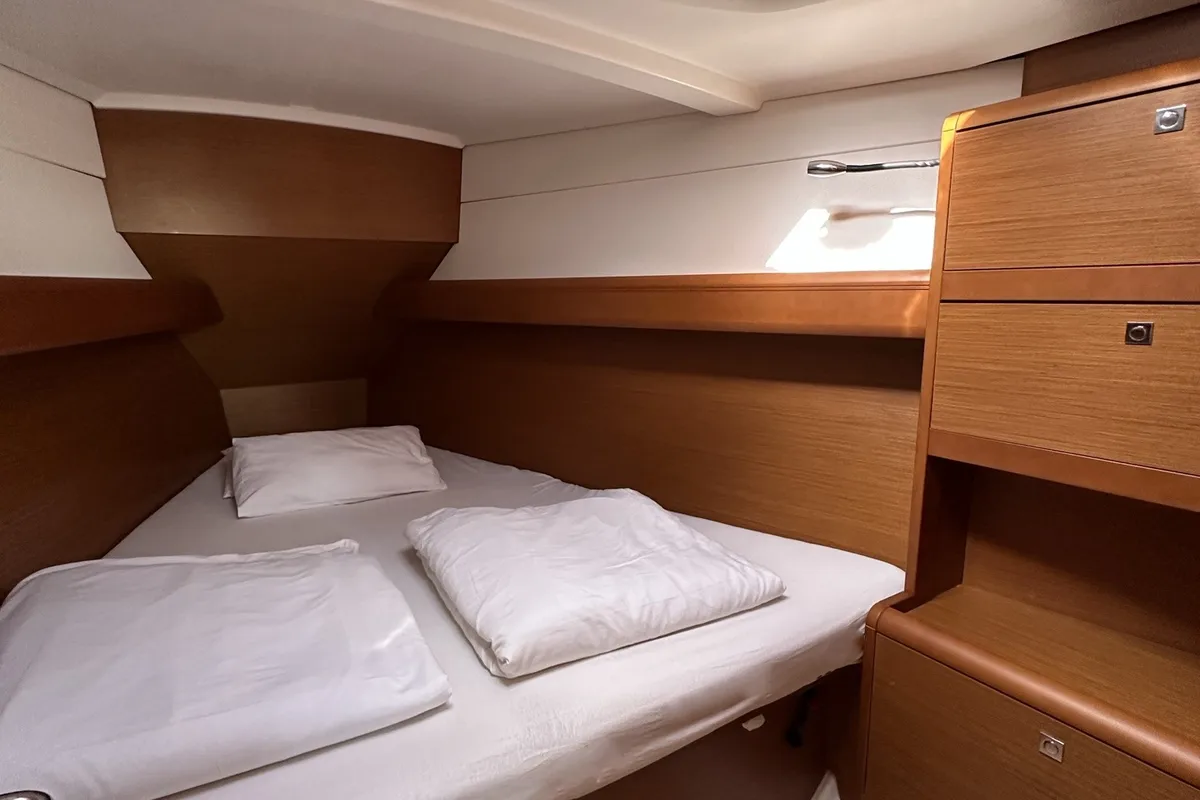 Cabin on Alboran XXXIV Nini, a Jeanneau Sun Odyssey 389 sailboat at Općina Pakoštane, Croatia