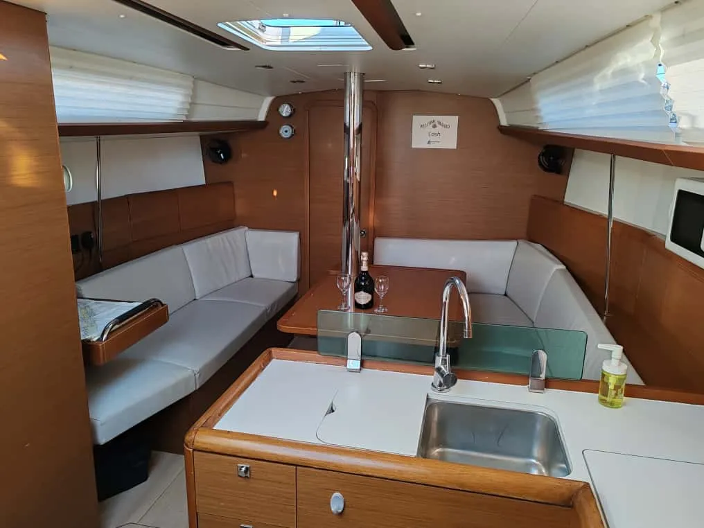 Salon of Alboran XXXIV Nini, a Jeanneau Sun Odyssey 389 sailboat at Općina Pakoštane, Croatia