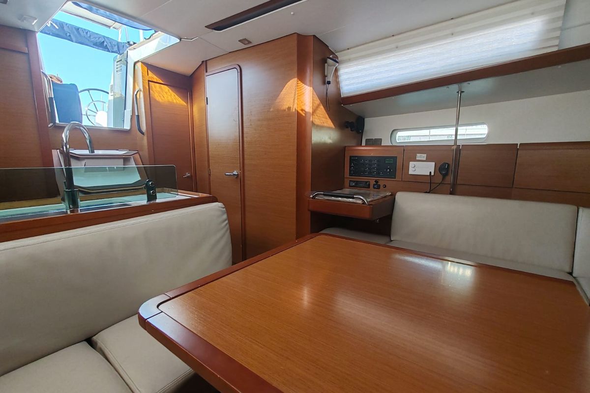 Salon of Alboran XXXIV Nini, a Jeanneau Sun Odyssey 389 sailboat at Općina Pakoštane, Croatia
