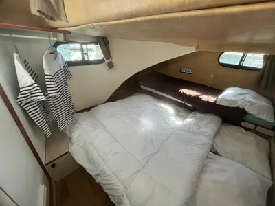 Cabin on Concerto 2, a Nicols Confort 1100 motorboat at Sablé-sur-Sarthe, France