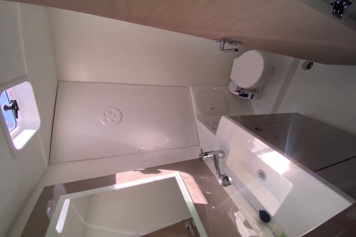 Head on Foutaine Pajot Isla 40, a Fountaine Pajot Isla 40 catamaran at Portimão, Portugal