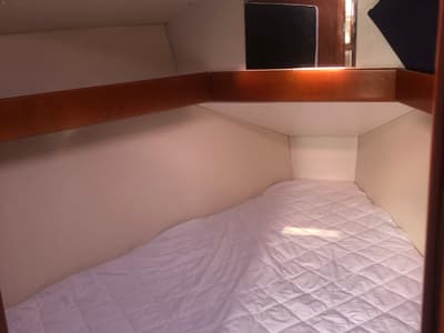 Cabin on Alibi, a Beneteau Oceanis 31 sailboat at Poole, United Kingdom