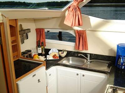 Galley of E600-10, a Pénichette Europa E.600 motorboat at Chioggia, Italy