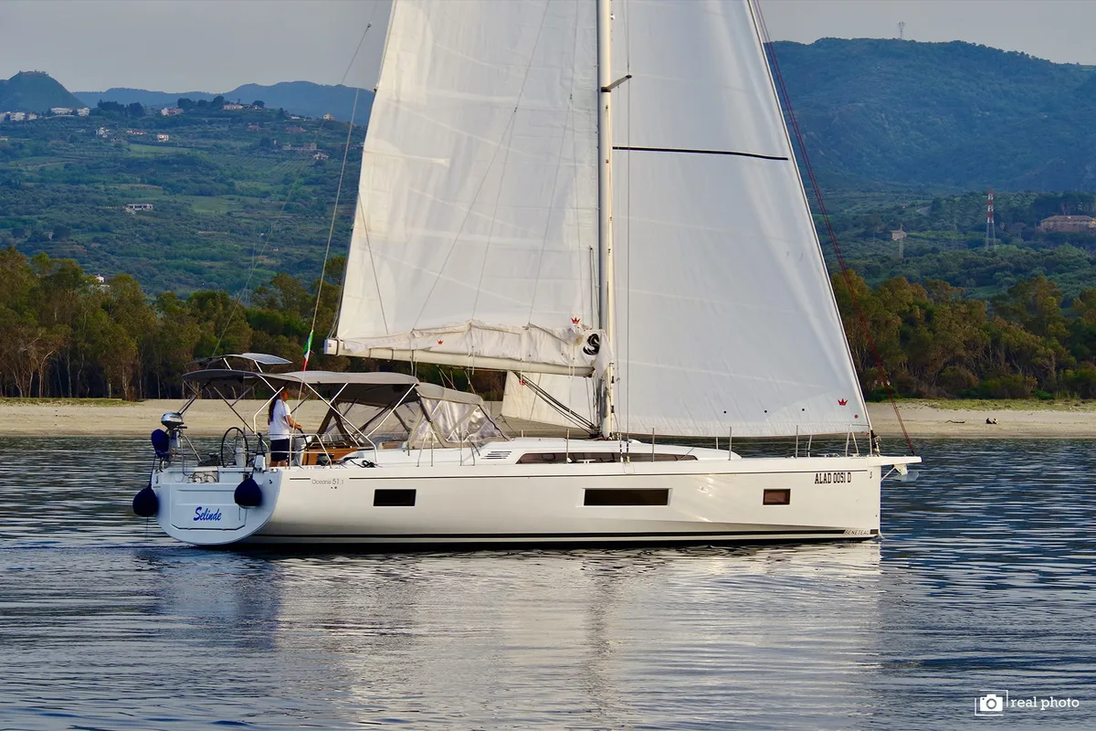 Exterior view of Selinde, a Beneteau Oceanis 51.1 sailboat at Tonnarella, Italy