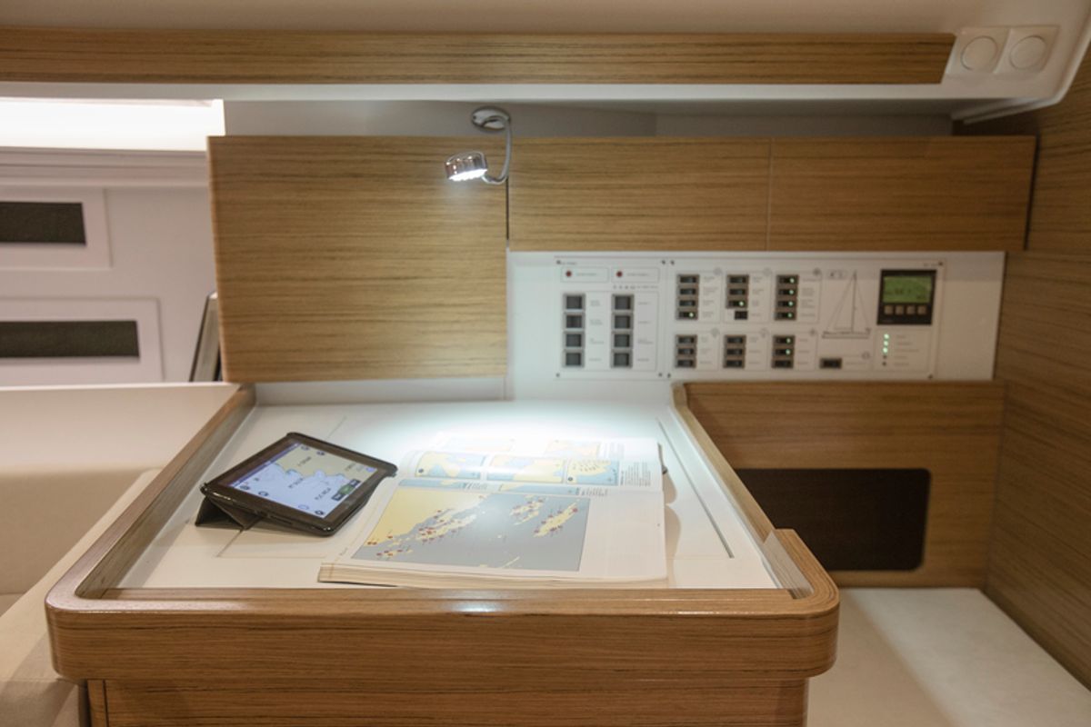 Salon of Sailway Ocho, a Elan Impression 45 sailboat at Vigo, Spain