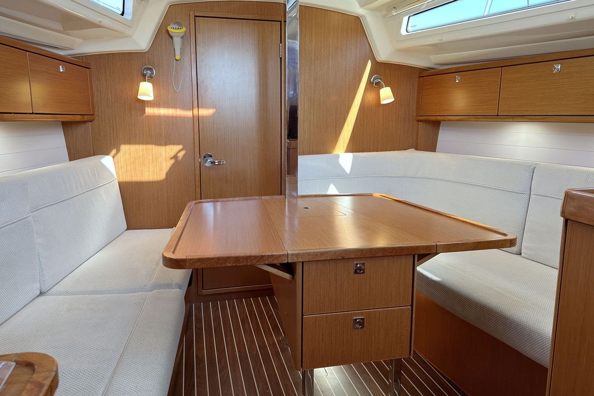 Salon of Little Joe, a Bavaria Cruiser 34 sailboat at Općina Rogoznica, Croatia