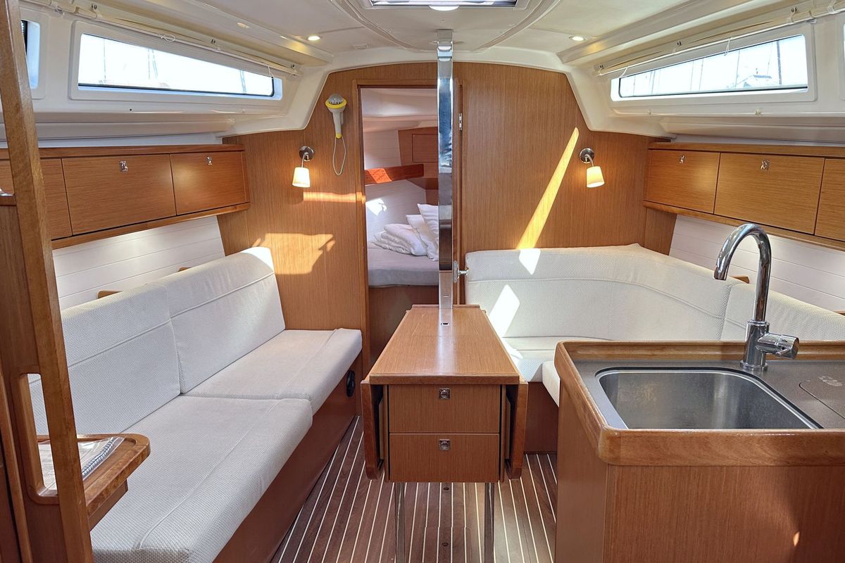 Salon of Little Joe, a Bavaria Cruiser 34 sailboat at Općina Rogoznica, Croatia