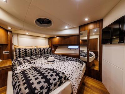 Cabin on 2 Drunk, a Sunseeker Manhattan 63 yacht at Seget Donji, Croatia