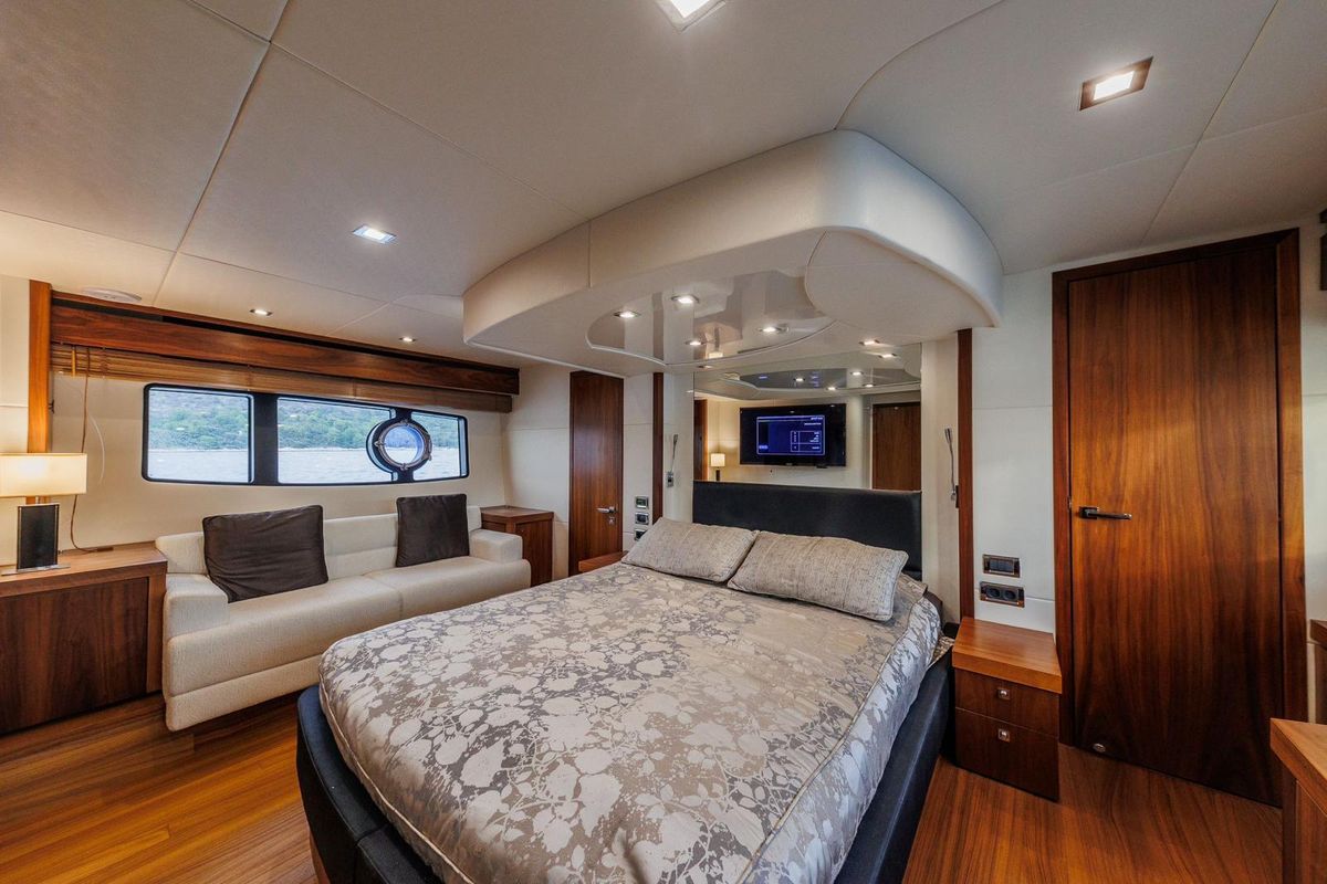 Cabin on 2 Drunk, a Sunseeker Manhattan 63 yacht at Seget Donji, Croatia