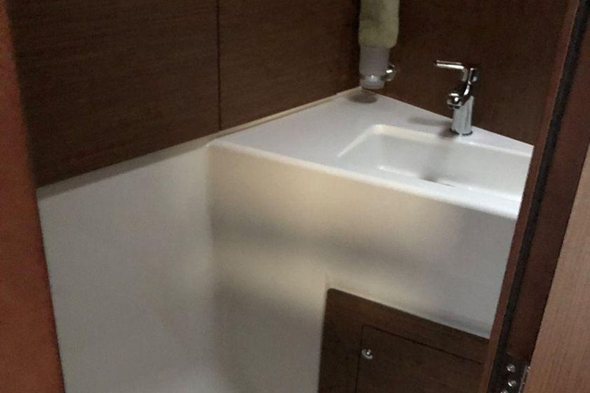 Head on My Way, a Beneteau Oceanis 40.1 sailboat at Municipal Unit of Lefkada, Greece