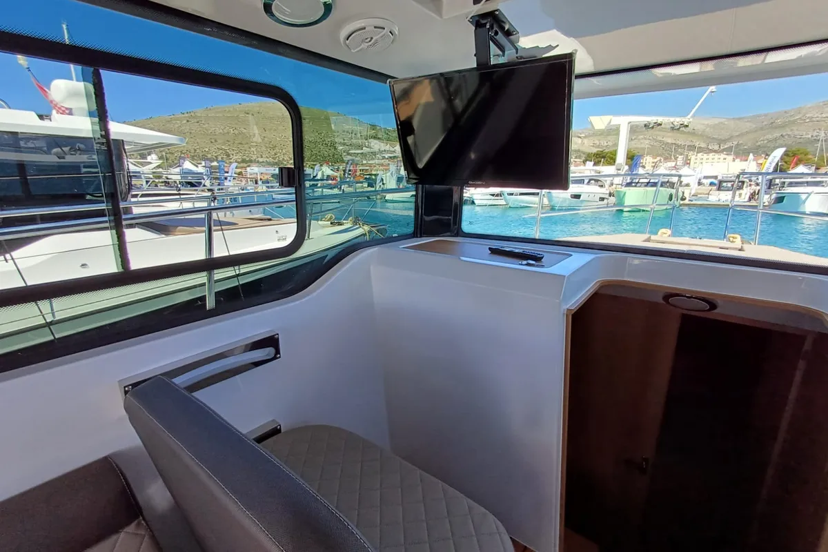 Salon of Šolta, a Nikhen Yachts Nikhen Aquasun 34 Sedan LP yacht at Seget Donji, Croatia
