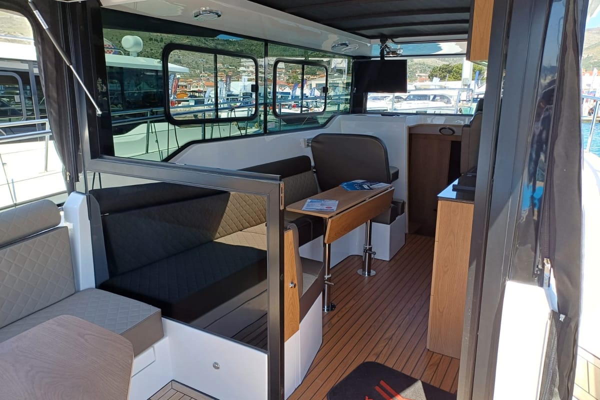 Salon of Šolta, a Nikhen Yachts Nikhen Aquasun 34 Sedan LP yacht at Seget Donji, Croatia