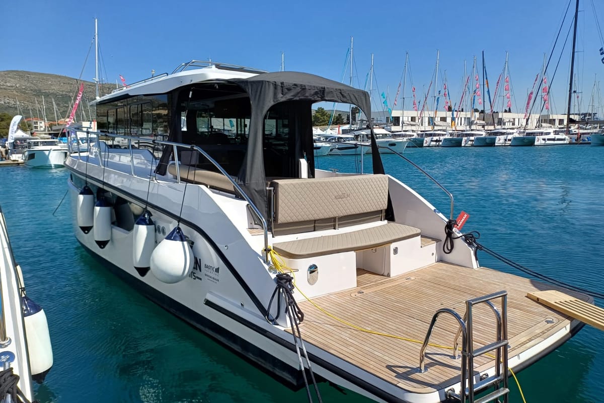 Exterior view of Šolta, a Nikhen Yachts Nikhen Aquasun 34 Sedan LP yacht at Seget Donji, Croatia