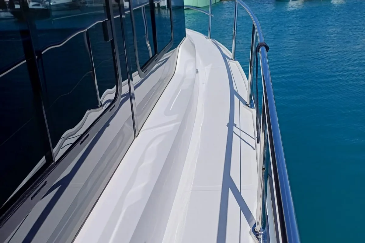 Deck of Šolta, a Nikhen Yachts Nikhen Aquasun 34 Sedan LP yacht at Seget Donji, Croatia