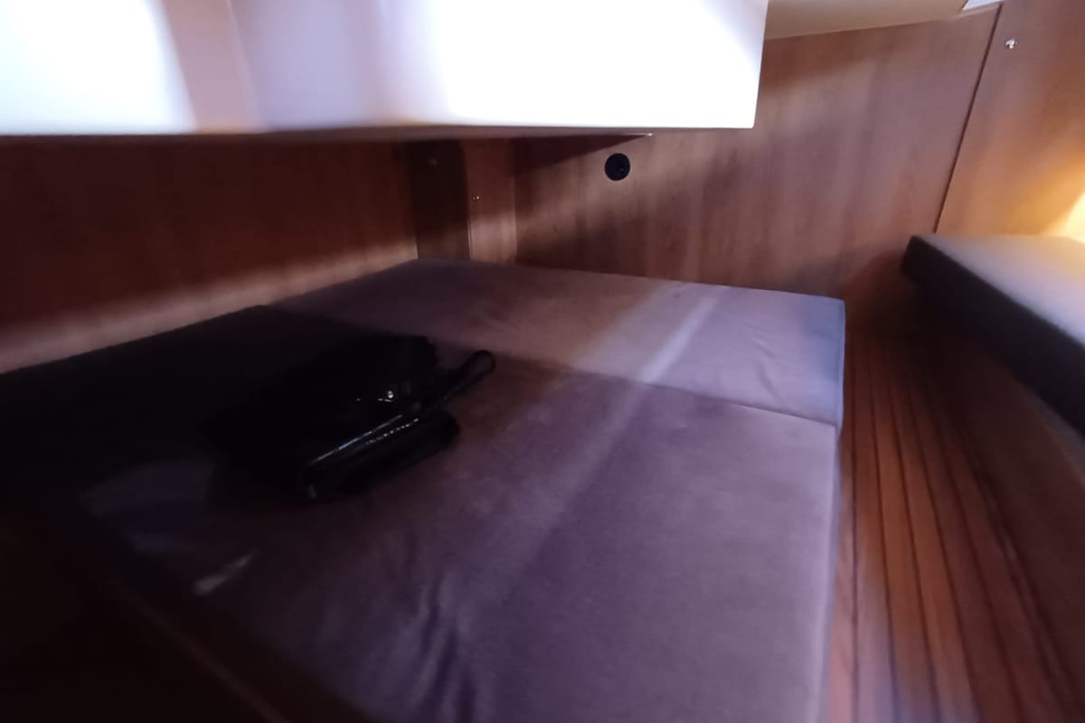 Cabin on Šolta, a Nikhen Yachts Nikhen Aquasun 34 Sedan LP yacht at Seget Donji, Croatia