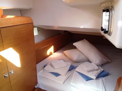 Cabin on Pasithea, a Jeanneau Sun Odyssey 439 sailboat at Volos Municipality, Greece