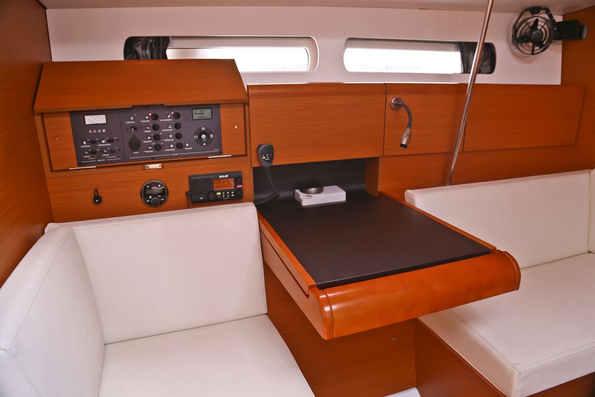 Salon of Pasithea, a Jeanneau Sun Odyssey 439 sailboat at Volos Municipality, Greece