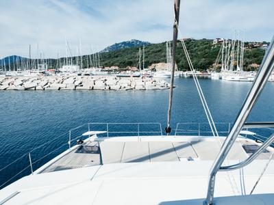 Deck of Alfa.bm2, a Bali 5.4 catamaran at Tonnarella, Italy