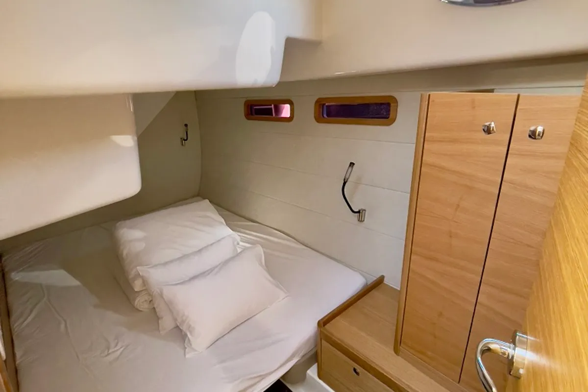Cabin on Baby Blue, a SAS - Vektor Adriana 44 FLY yacht at Općina Sukošan, Croatia