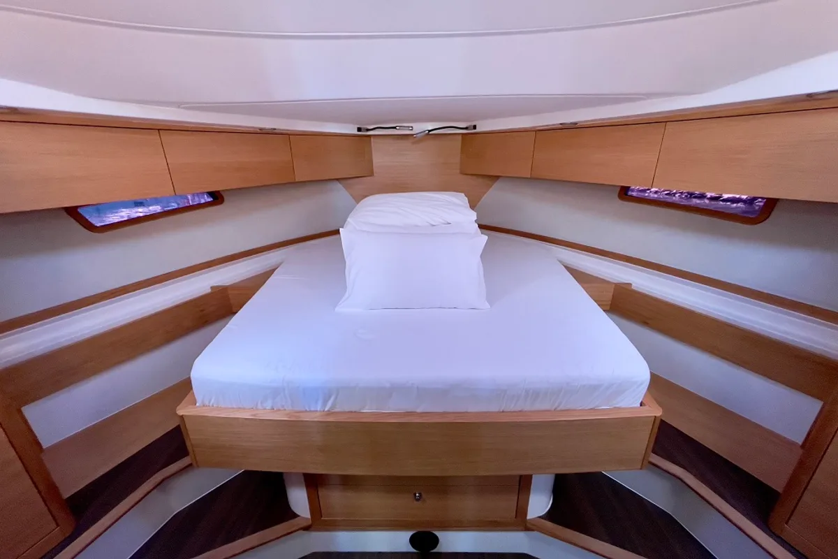 Cabin on Baby Blue, a SAS - Vektor Adriana 44 FLY yacht at Općina Sukošan, Croatia