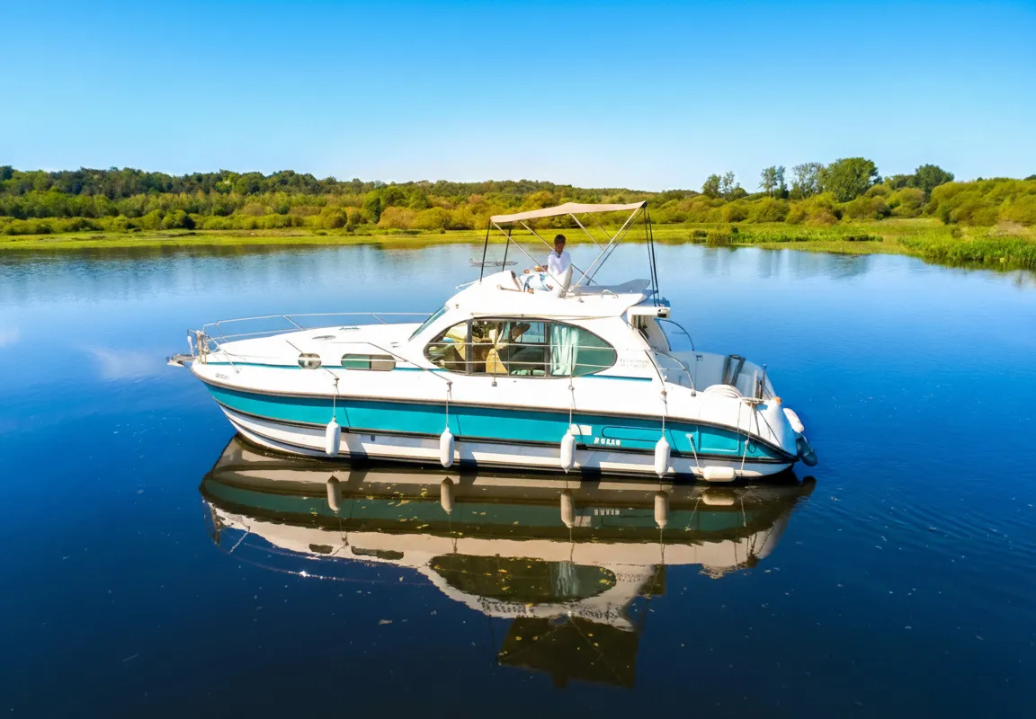 Cruiser Premium 4/6 Pers., a Nicols Nicols Estivale Quattro B motorboat at Kisköre, Hungary