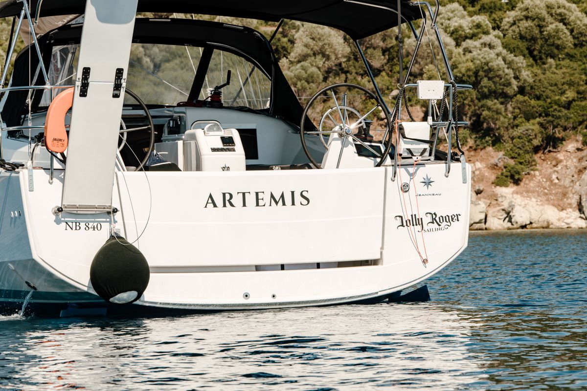 Exterior view of Artemis, a Jeanneau Sun Odyssey 410 sailboat at Volos Municipality, Greece