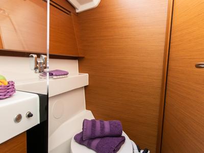 Head on Artemis, a Jeanneau Sun Odyssey 410 sailboat at Volos Municipality, Greece