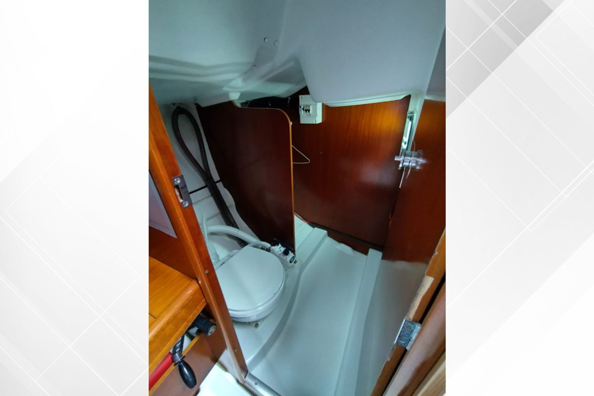 Head on Flashe, a Beneteau First 27.7 sailboat at Saint-Cast-le-Guildo, France