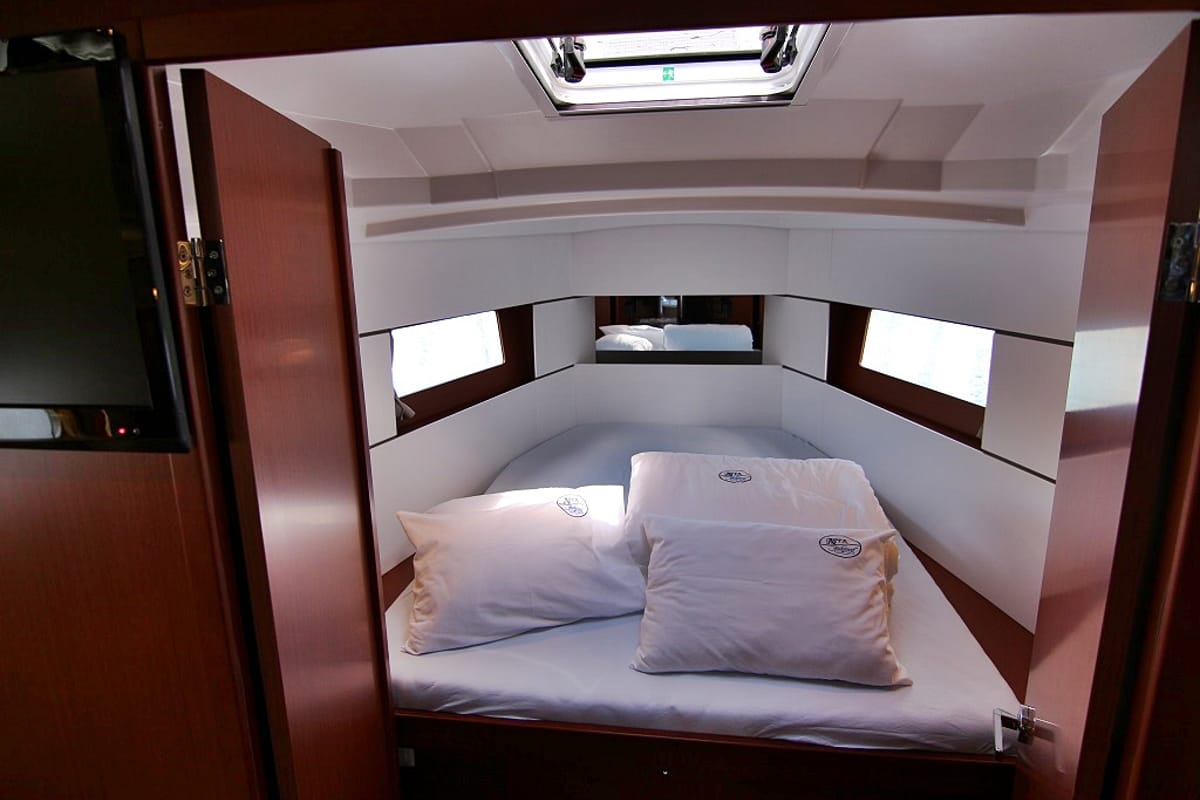 Cabin on Ariela, a Beneteau Oceanis 38.1 sailboat at Općina Sukošan, Croatia