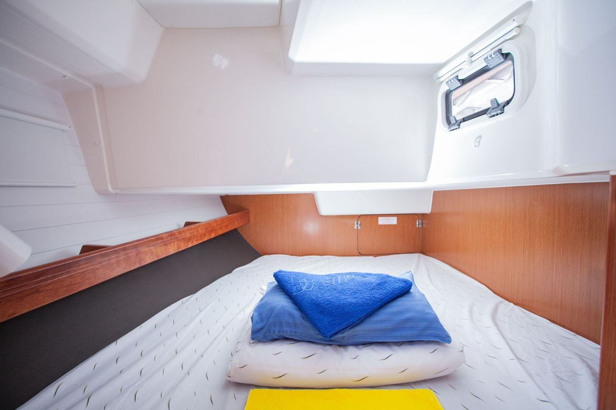 Cabin on Dolce Vita, a Bavaria Cruiser 41 sailboat at Split, Croatia