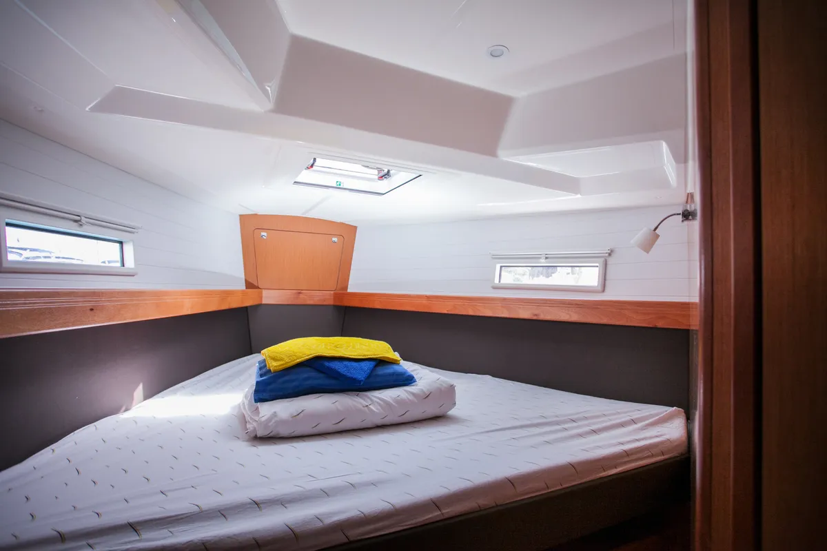 Cabin on Dolce Vita, a Bavaria Cruiser 41 sailboat at Split, Croatia