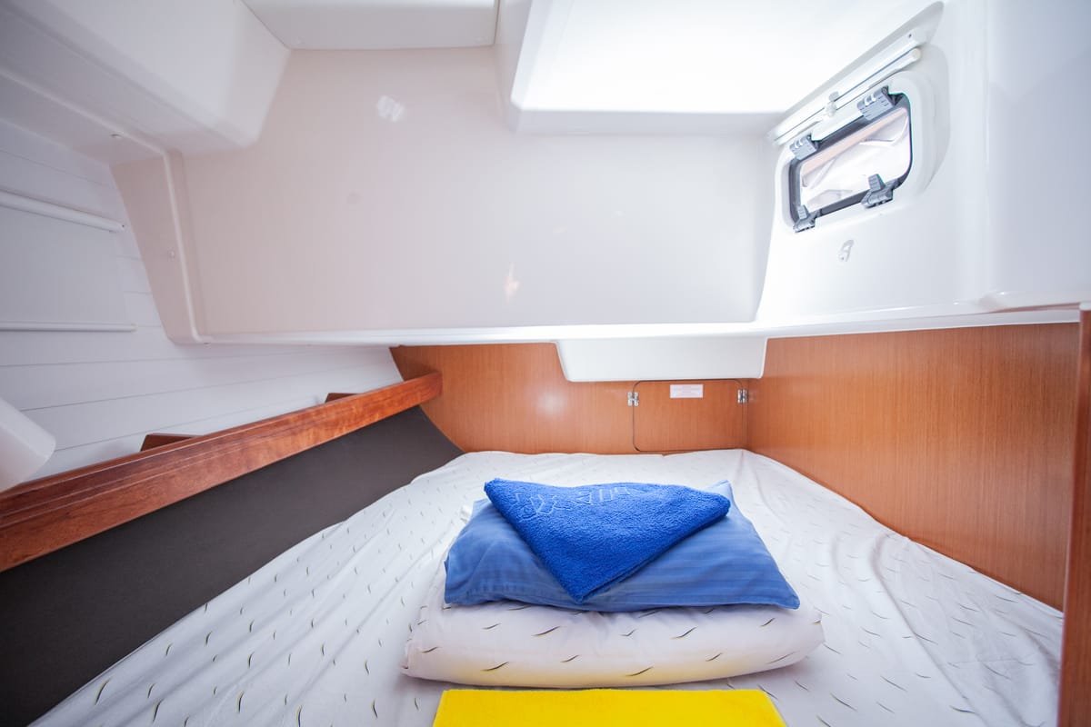 Cabin on Dolce Vita, a Bavaria Cruiser 41 sailboat at Split, Croatia