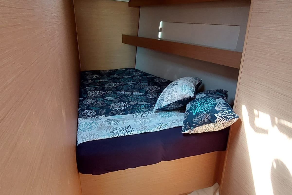 Cabin on Aquilante, a Jeanneau Sun Odyssey 440 sailboat at Rosignano Solvay, Italy