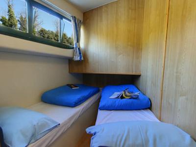 Cabin on Elegance - Comfort 5, a Cygnet Elegance motorboat at Portiragnes, France
