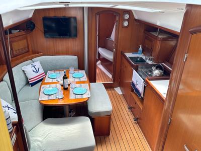 Salon of ARGO, a Beneteau Oceanis 393 sailboat at Marina Delta Kallithea, Greece