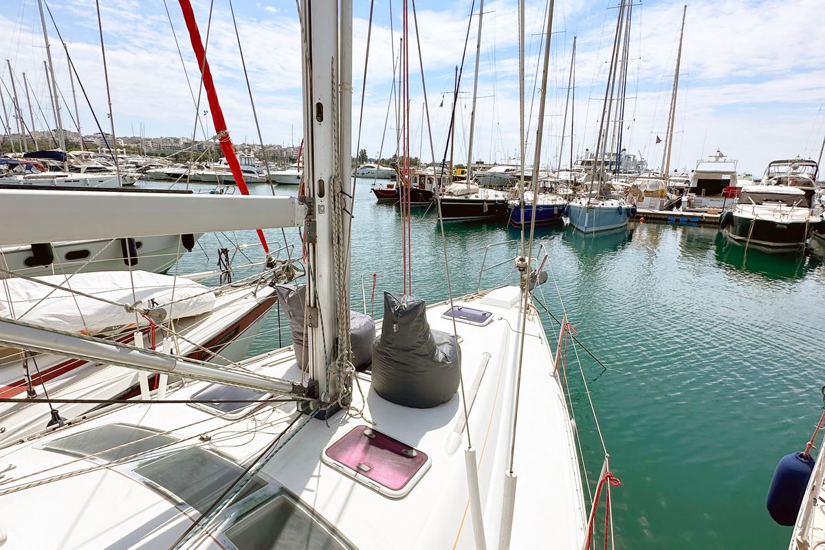 Deck of ARGO, a Beneteau Oceanis 393 sailboat at Marina Delta Kallithea, Greece