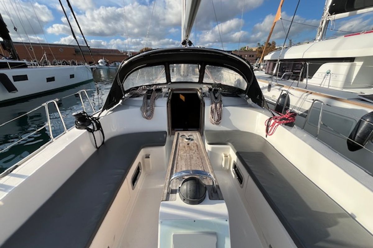 Cockpit of Amelva, a Bavaria Cruiser 46 sailboat at São Pedro, Portugal
