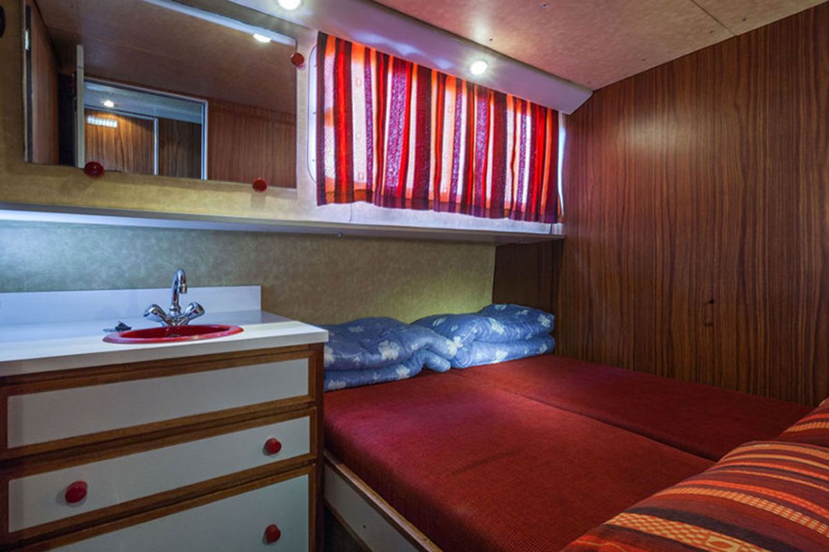 Cabin on 1500R-1, a Pénichette 1500R motorboat at Joigny, France