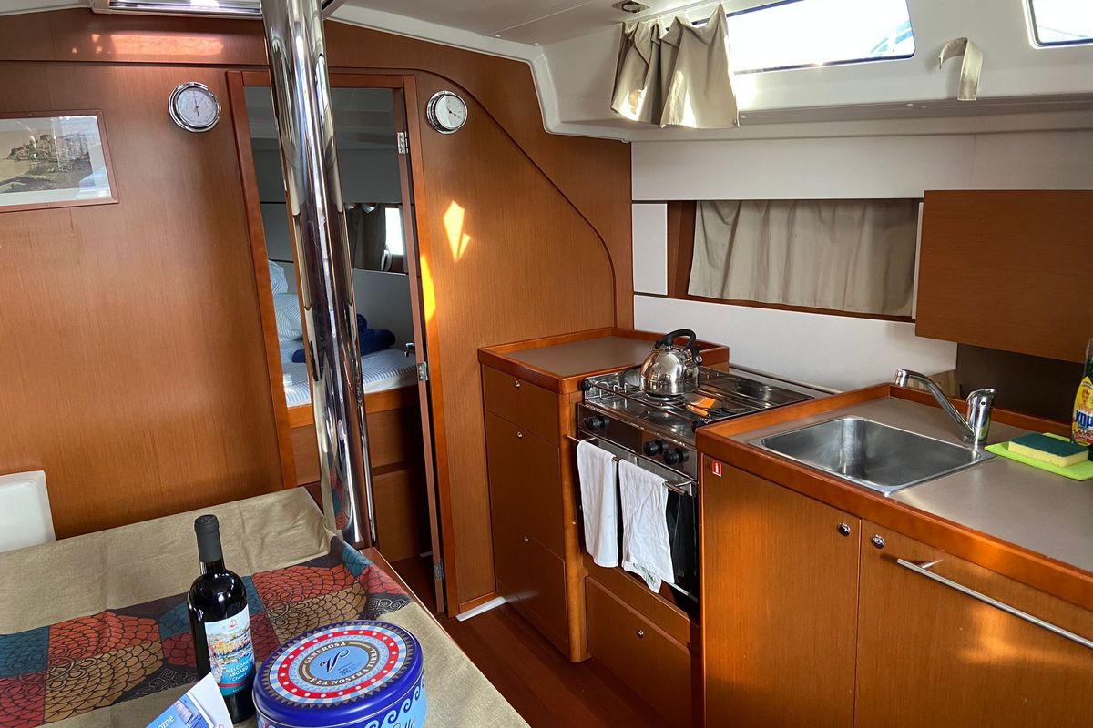 Galley of Caroline, a Beneteau Oceanis 38 sailboat at Procida, Italy