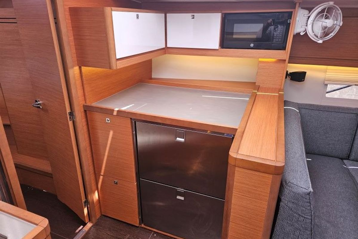 Cabin on Sunshine Daydream, a Dufour 430 sailboat at Charlotte Amalie, United States