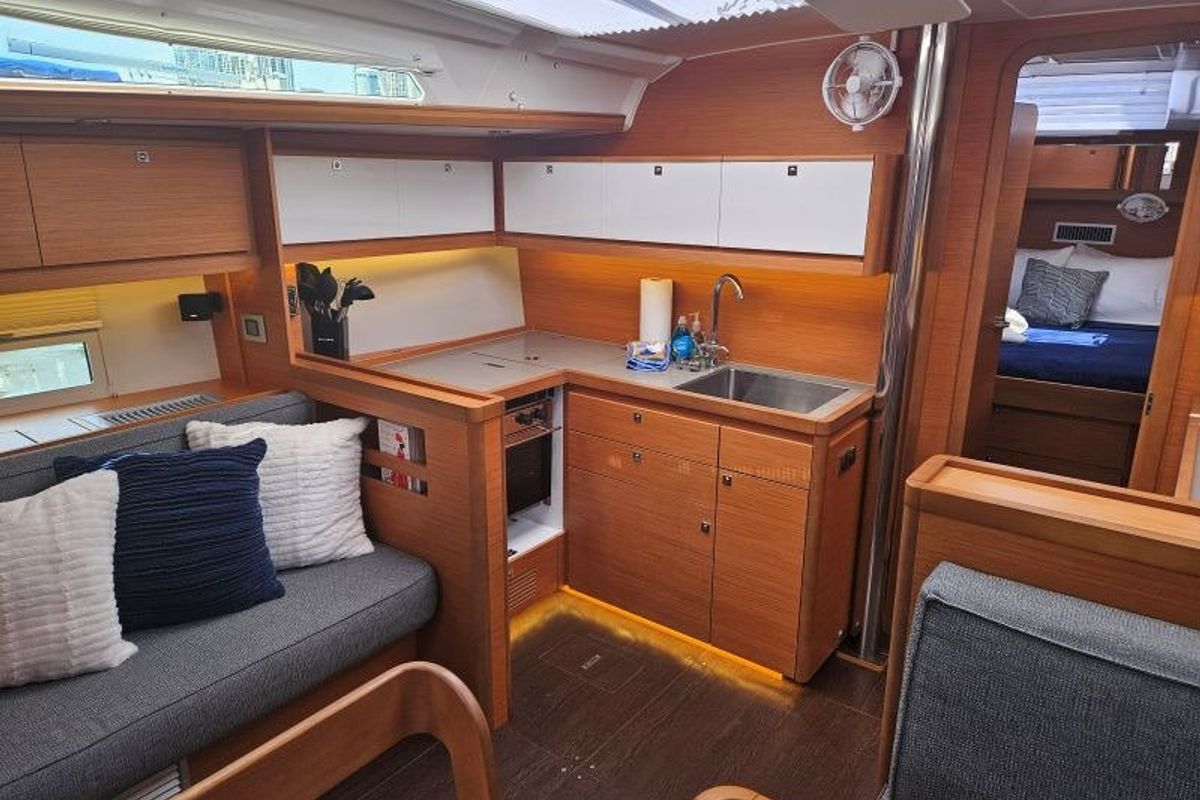 Galley of Sunshine Daydream, a Dufour 430 sailboat at Charlotte Amalie, United States