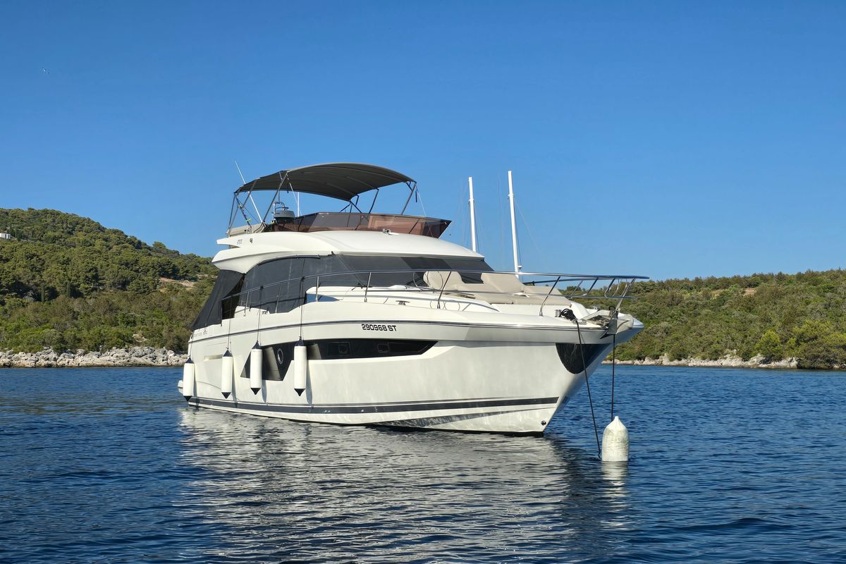 Exterior view of Medusa, a Jeanneau Prestige 520 Flybridge yacht at Split, Croatia