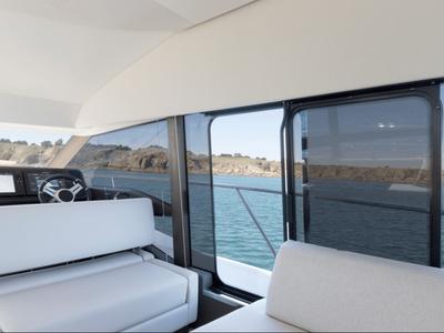 Salon of Medusa, a Jeanneau Prestige 520 Flybridge yacht at Split, Croatia