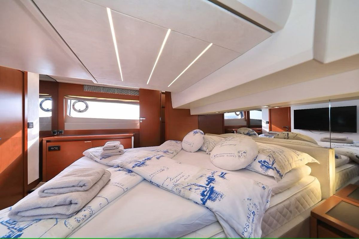 Cabin on Medusa, a Jeanneau Prestige 520 Flybridge yacht at Split, Croatia