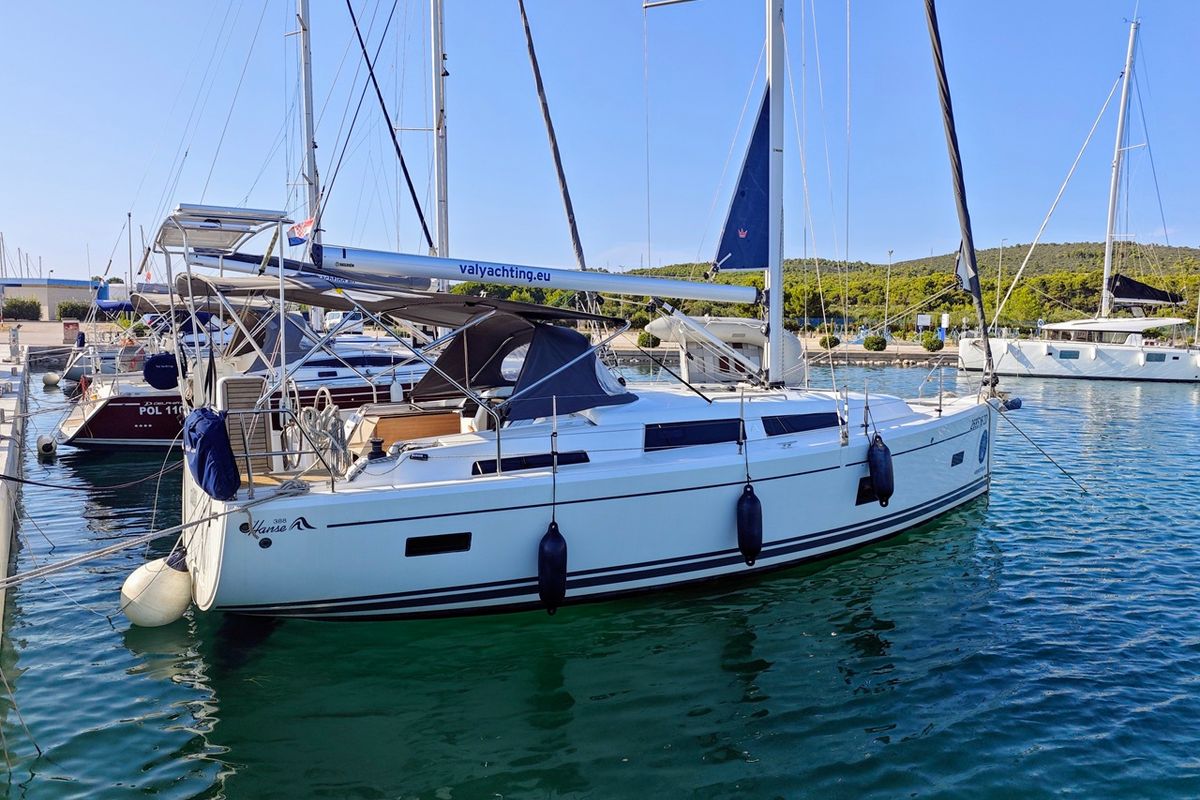 Cockpit of Fany, a Hanse Yachts Hanse 388 sailboat at Općina Sukošan, Croatia